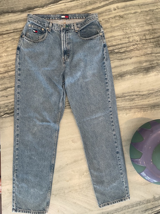 Tommy Hilfiger Denim - Tommy Hilfiger Light Wash Relaxed Jeans
